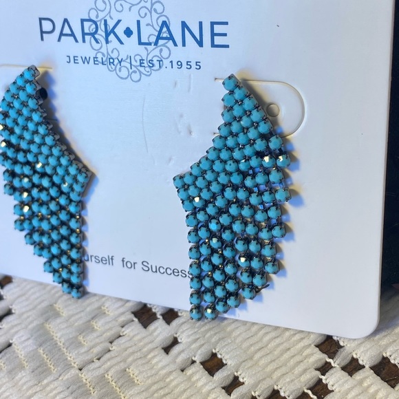 NWT VICTORIAN CASCADING BEADED EARRINGS FUN FLOWING STRANDS SET IN HEMATITE GOLD - Picture 4 of 10